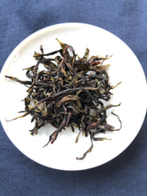 Load image into Gallery viewer, Kindred Brothers Oolong \ Xiong Di Zai 兄弟仔