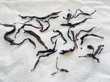 Load image into Gallery viewer, Celestial Fragrance Oolong \ Tong Tian Xiang  通天香
